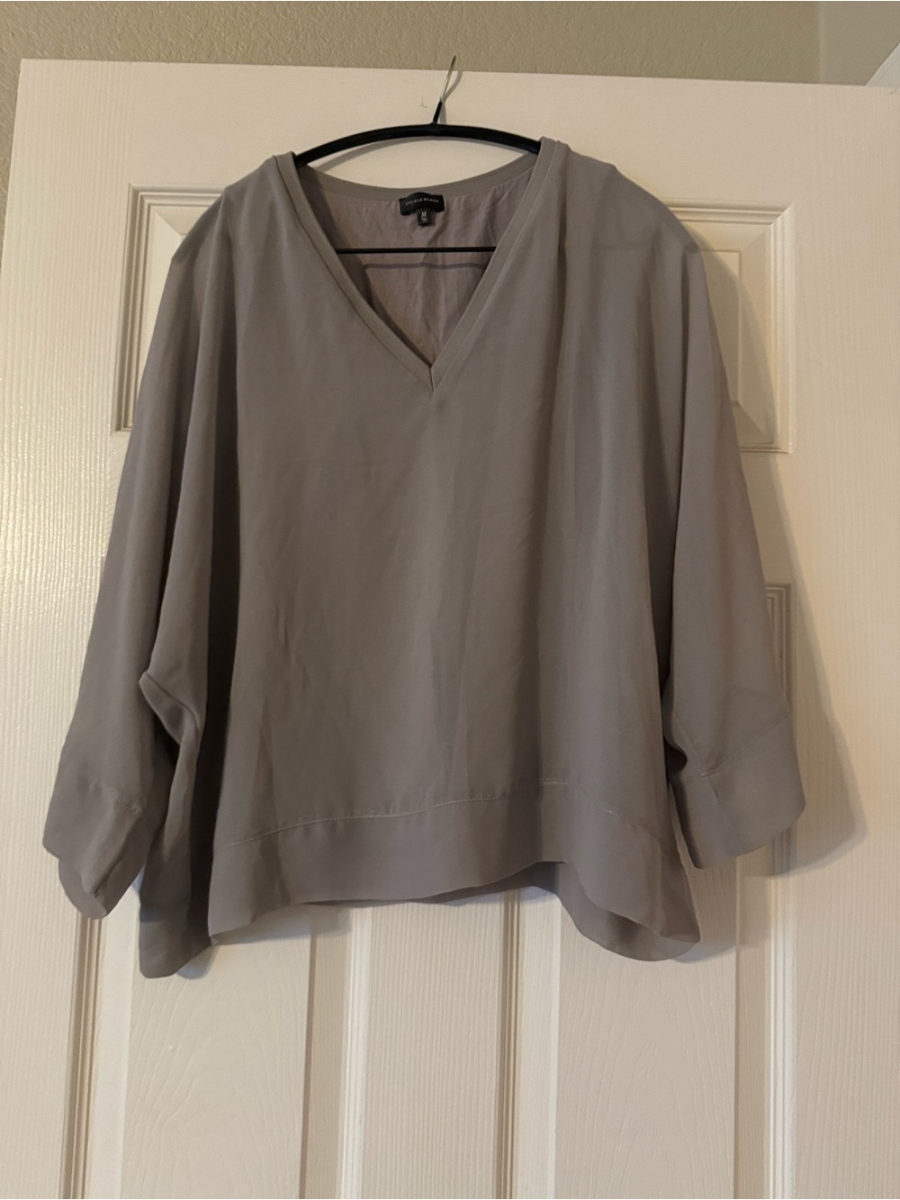 Buckle Light Gray V-Neck Dolman Sleeve Tunic